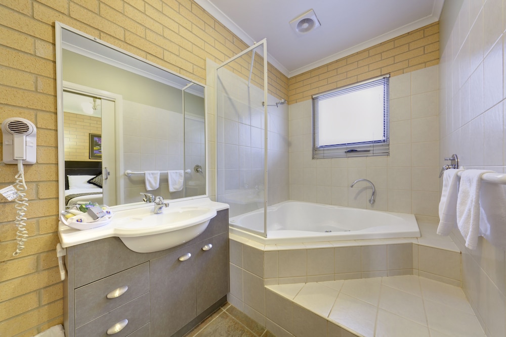 Albury Georgian Motel Suites 20/35