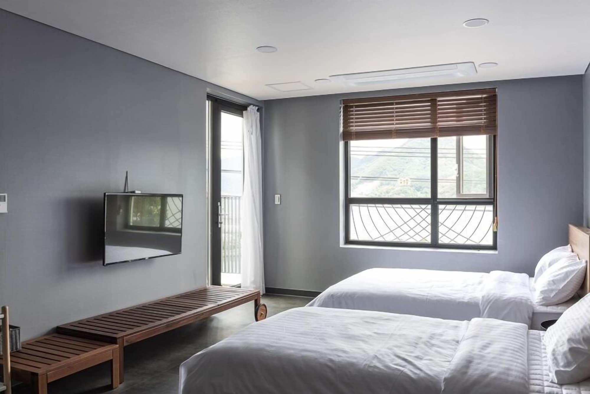1 Bedroom, Deluxe, 1 Queen and 1 Single Bed, New Building