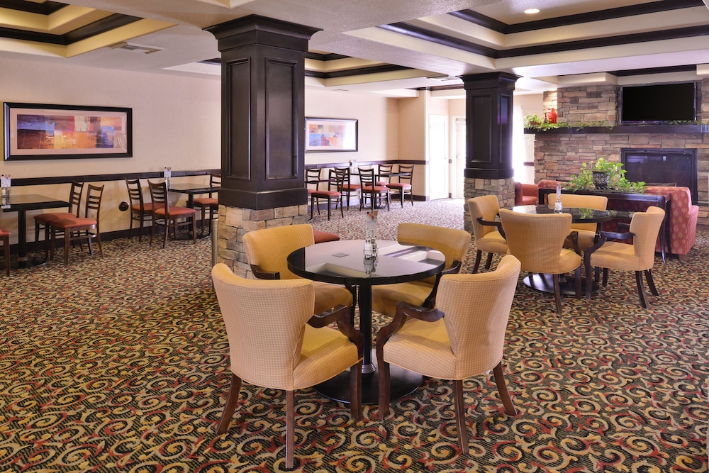 Holiday Inn Express Hotel & Suites Lincoln-Roseville Area 55/71