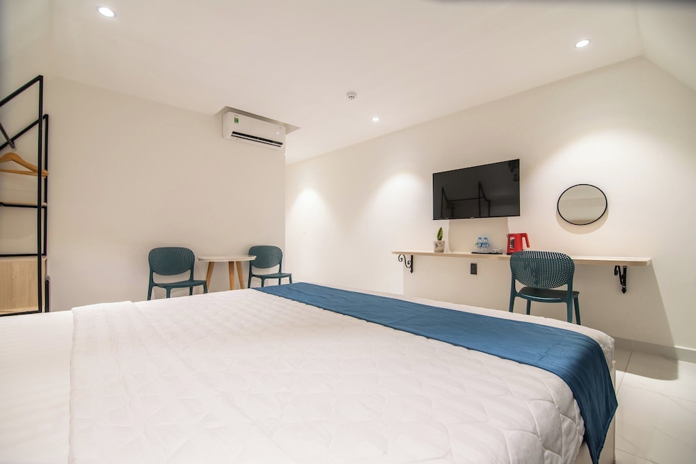 Bin Bin Hotel 11 - Near Island Diamond 17/50