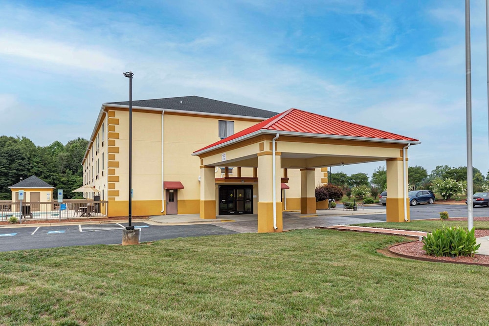 Comfort Inn and Suites Mocksville I-40 3/41