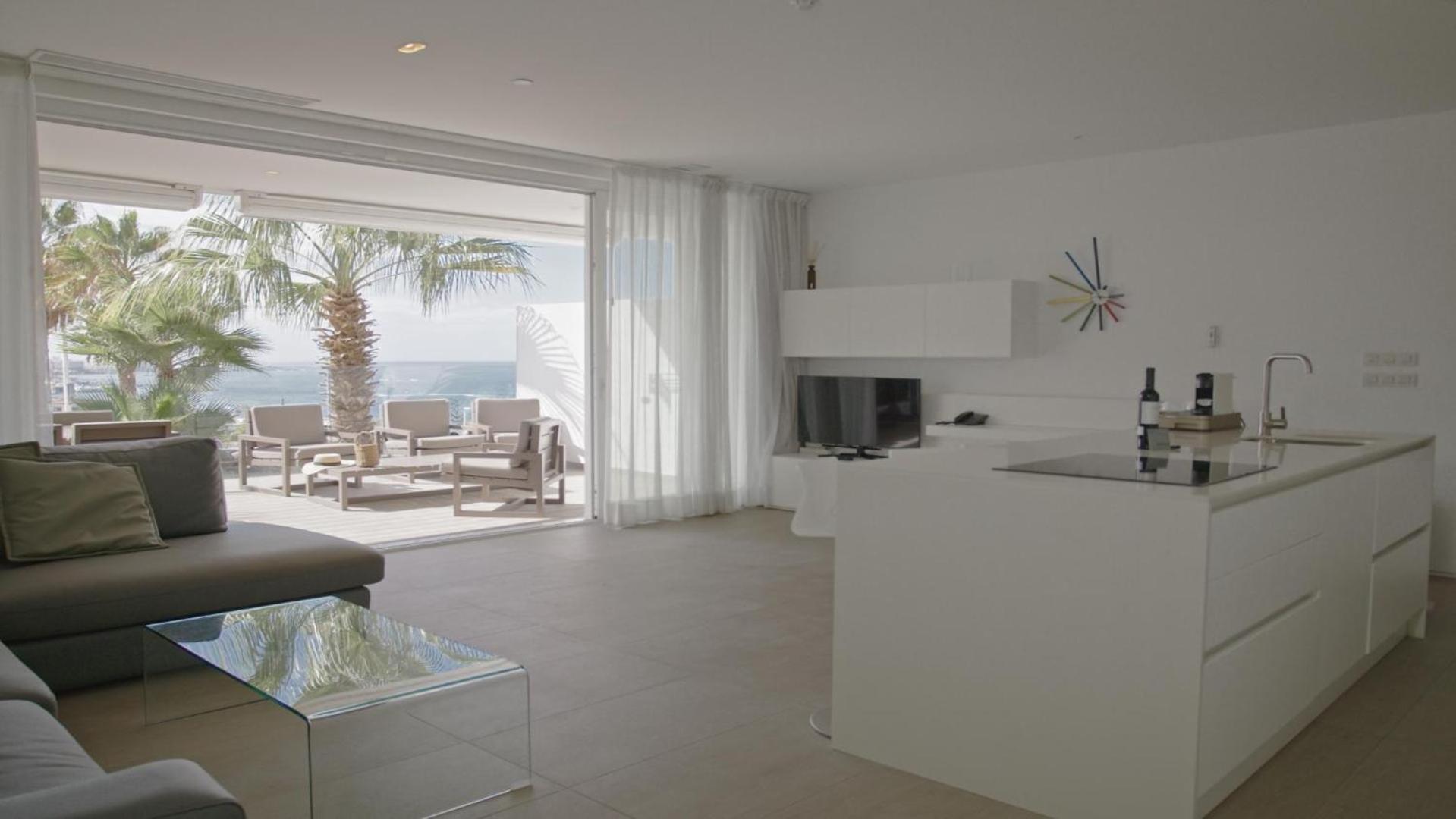 Serenity, 2 Bedrooms, Lago, Suite, Sea View, Jetted Tub