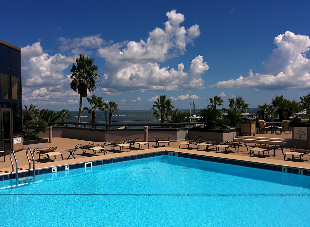 Holiday Inn Corpus Christi Downtown Marina 30/57