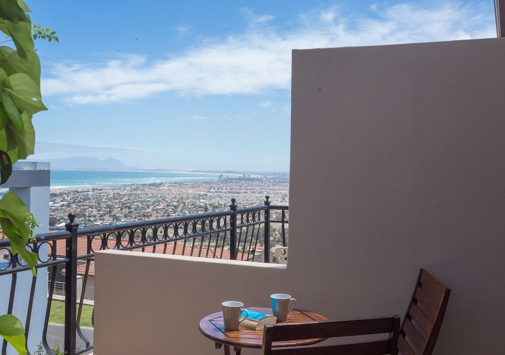 Blue Horizon Guest House 38/48