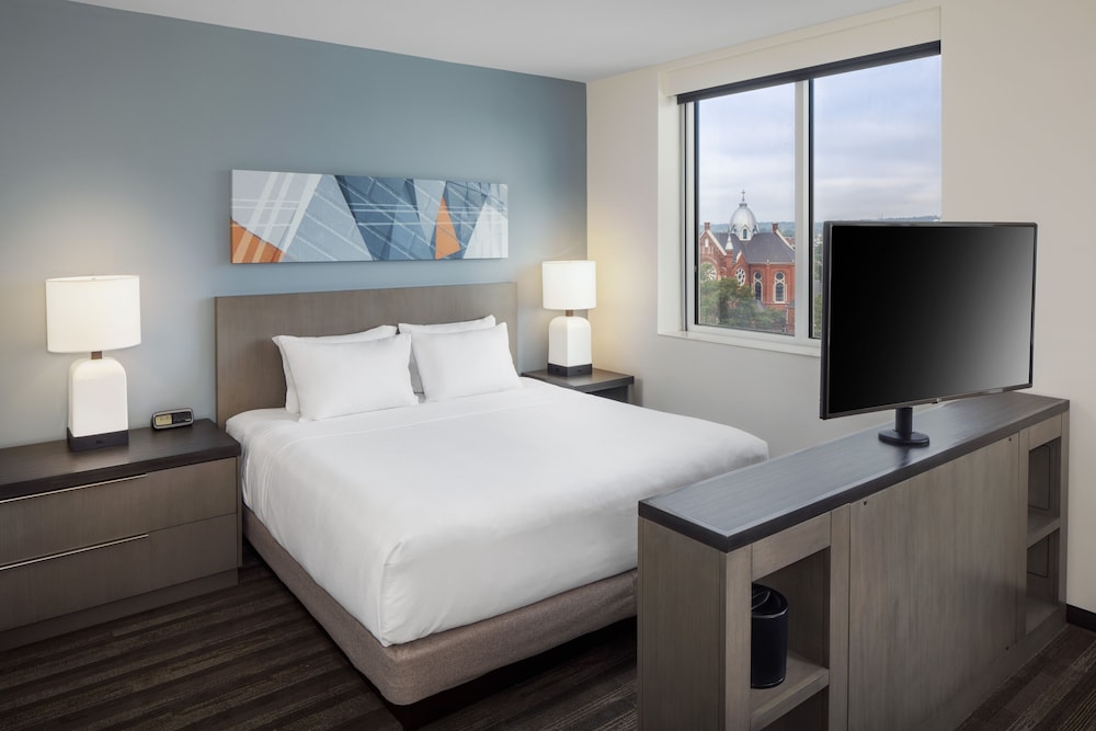 Hyatt House Augusta Downtown 8/52