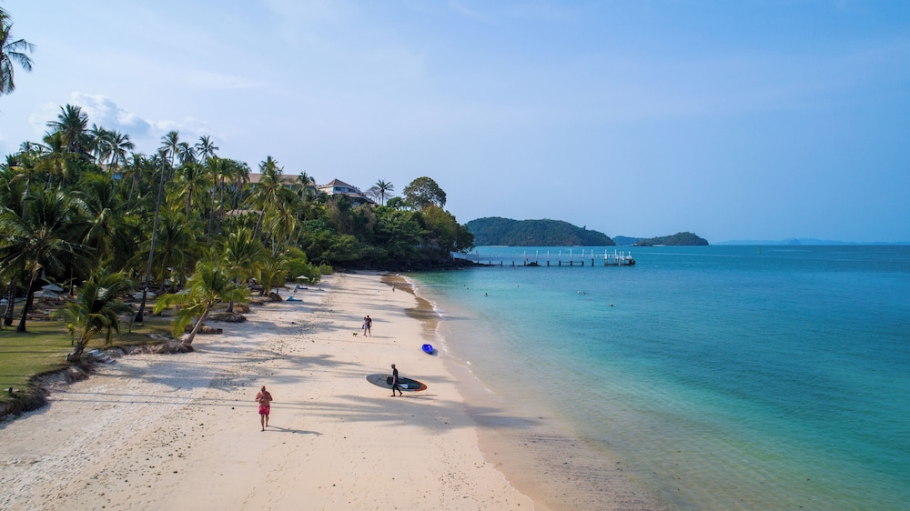 Cape Panwa Hotel 63/68