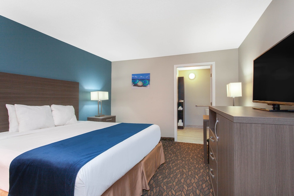 ROOM, KING BED