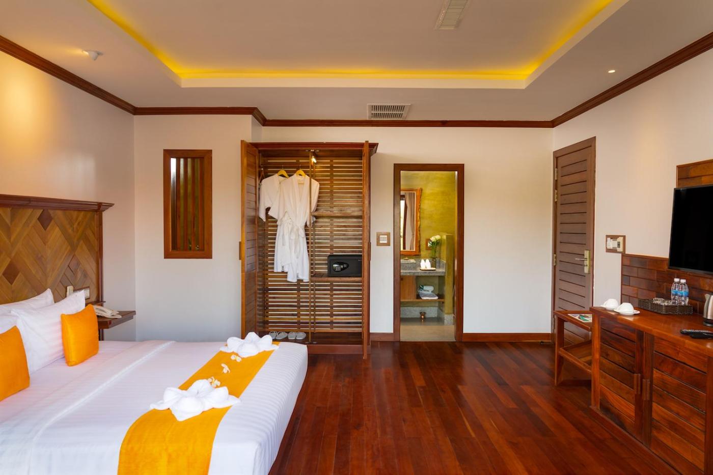 Style, Modern, Deluxe, Double Bed, Pool View, Balcony