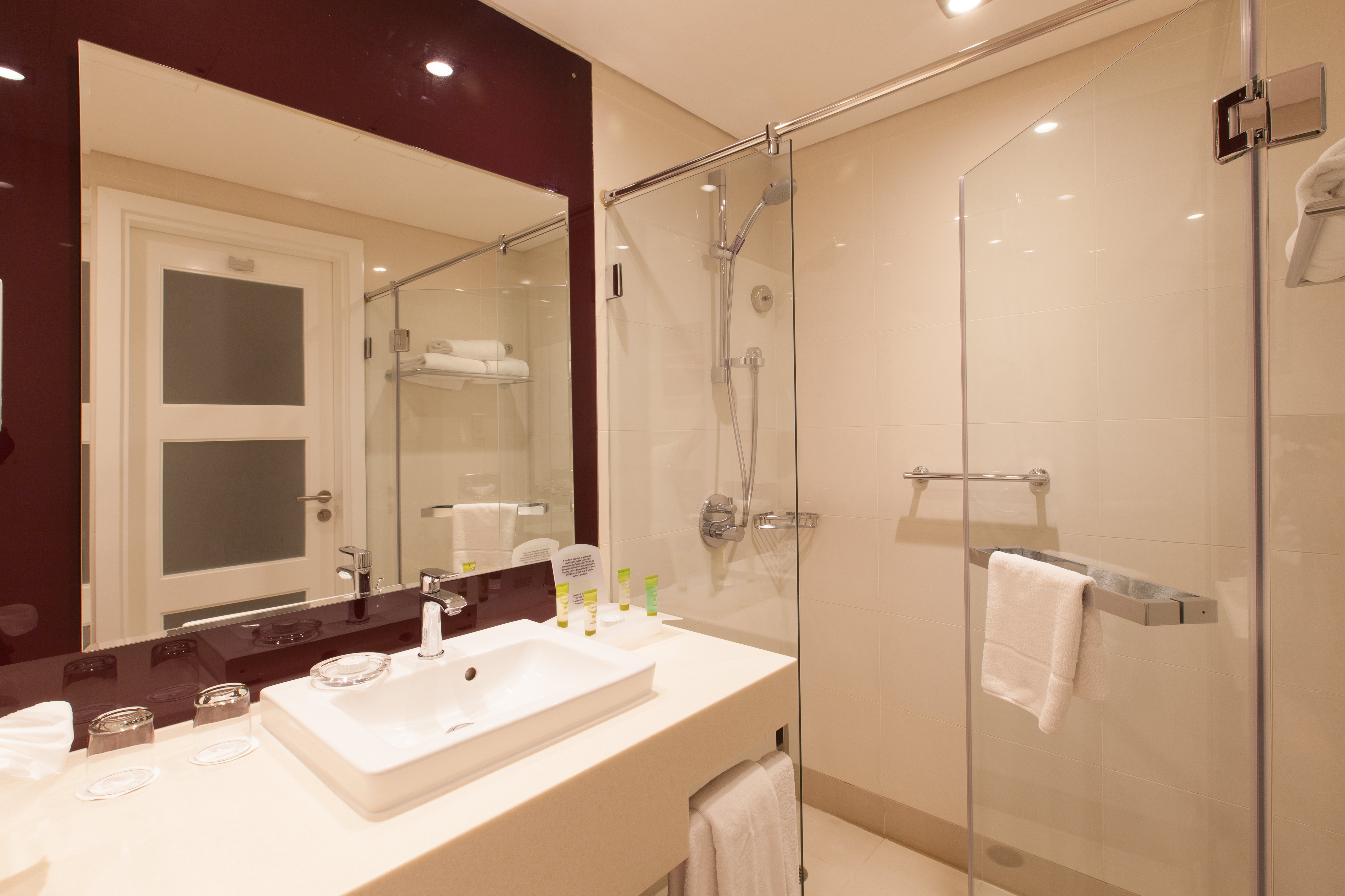 Holiday Inn Muscat al Seeb by IHG 72/73