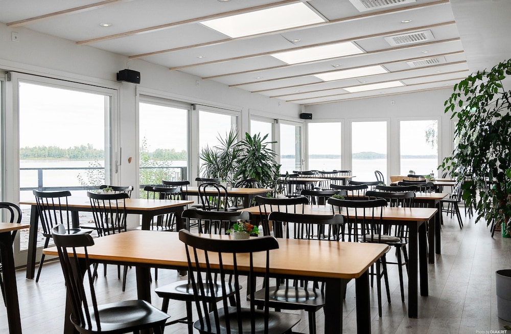 Sjöstugans Hotell & Stugby 25/50