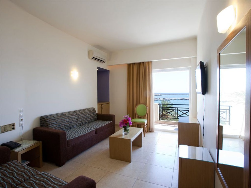 Itanos Hotel 14/25