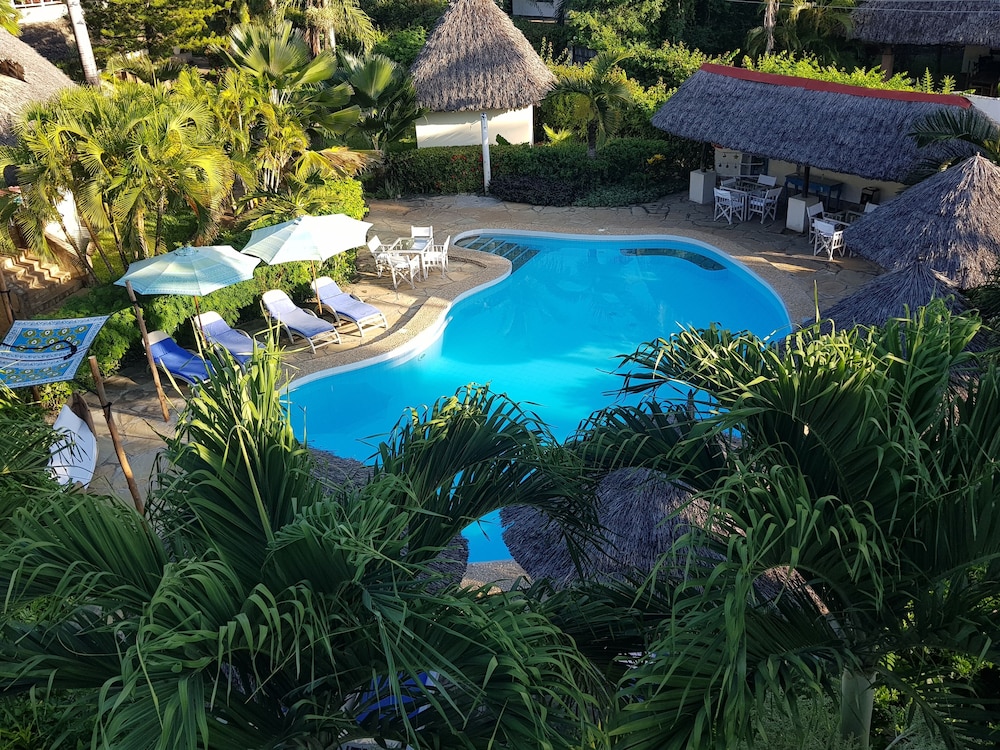 AESTUS VILLAS RESORT 34/50