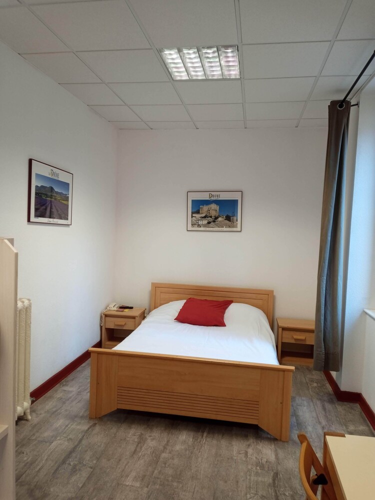 HOTEL DE LYON 9/33
