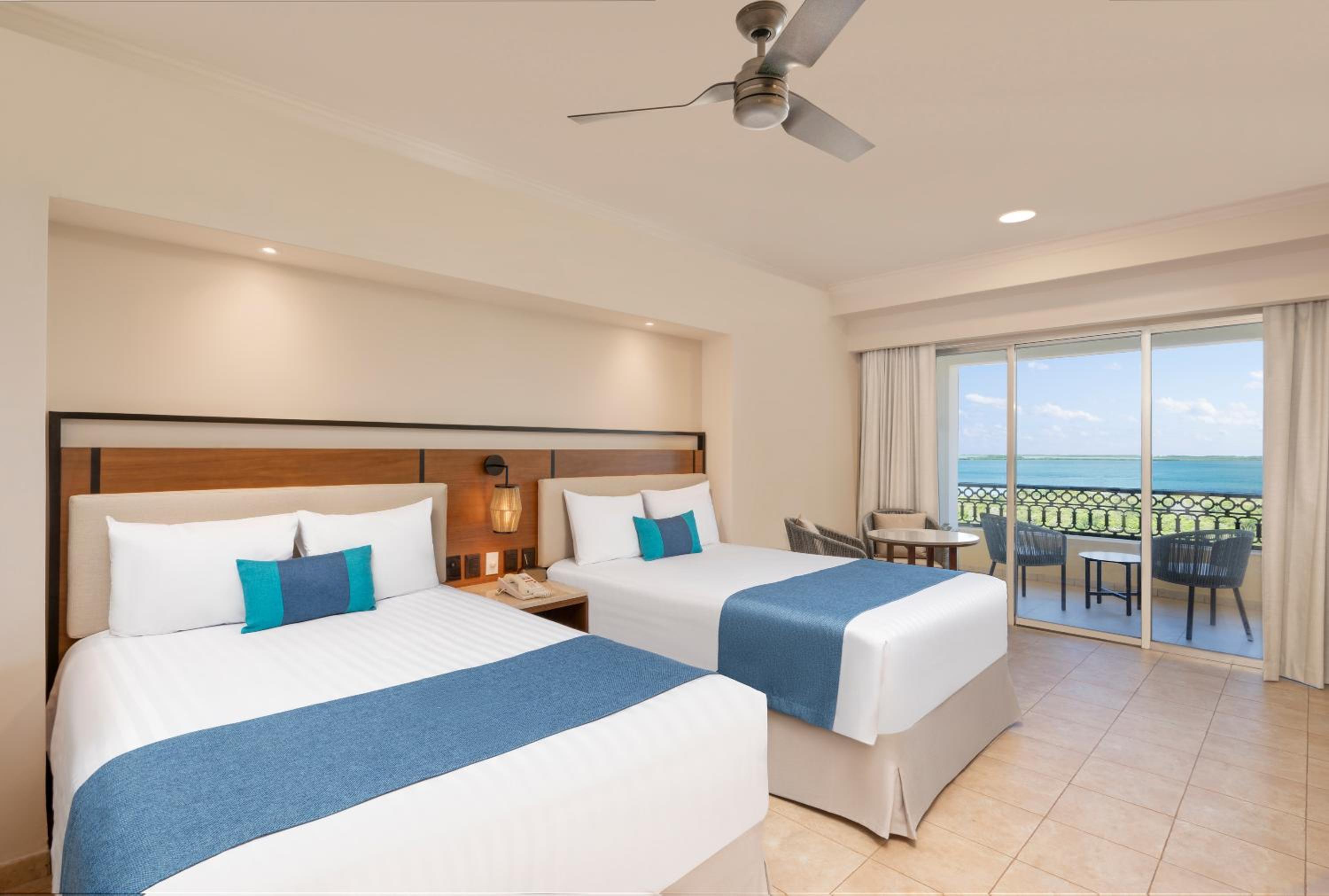 Deluxe, King Bed, Lagoon View