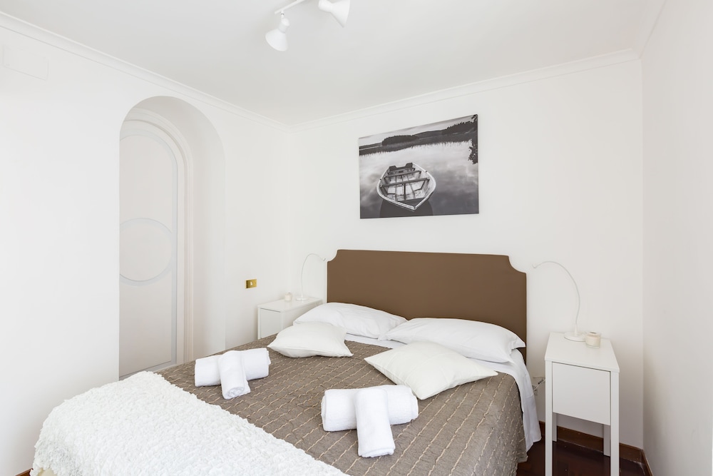 The Sistina Suite 5/46