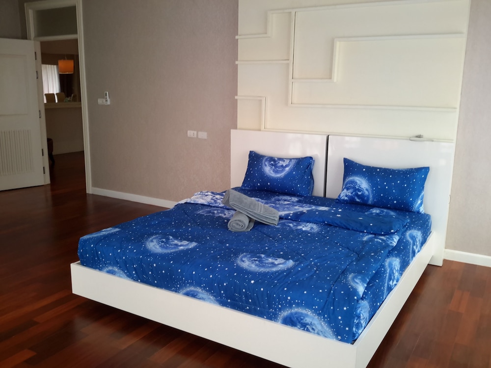 Beachfront Family Penthouse Hua Hin 15/50