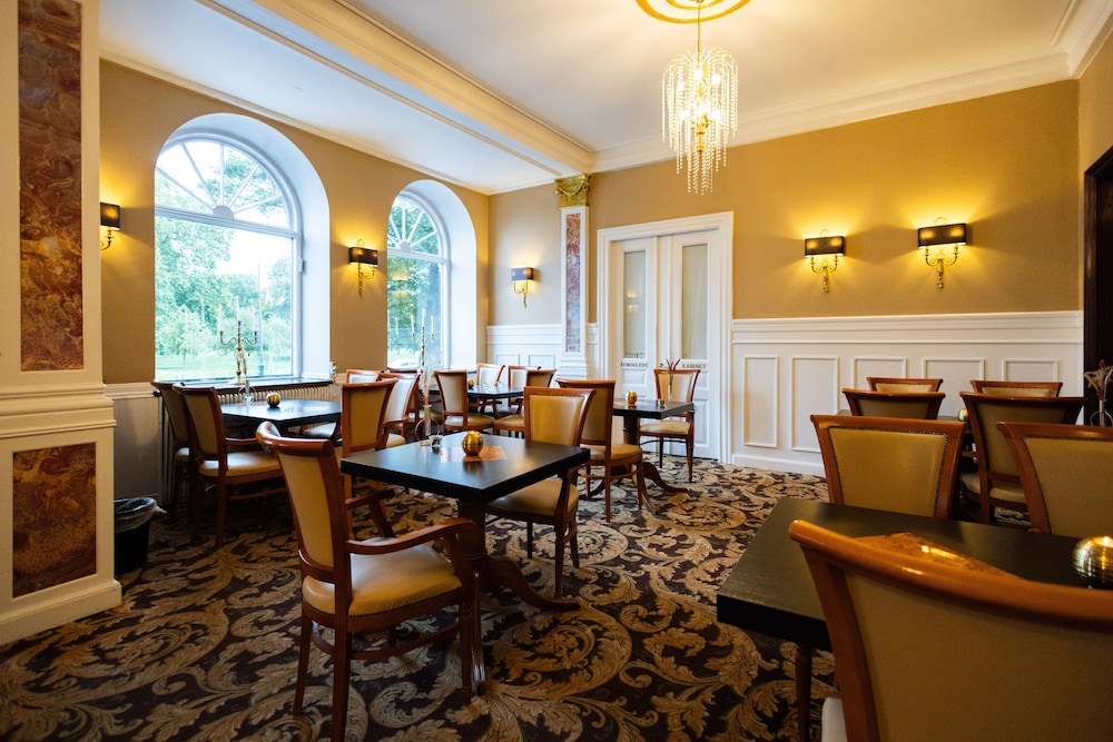 Milling Hotel Plaza 43/56