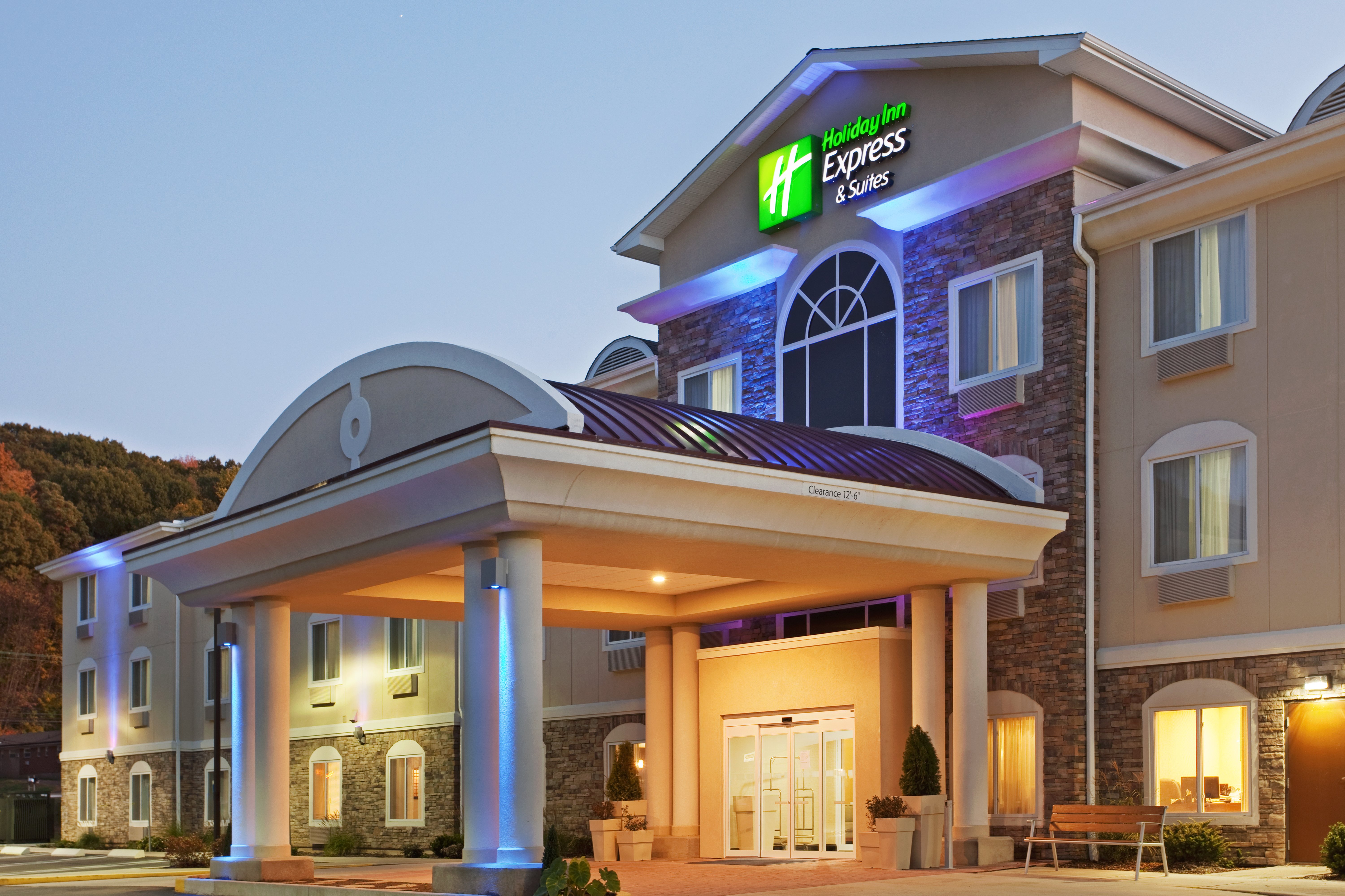 Holiday Inn Express Hotel Suites Meriden 1/50