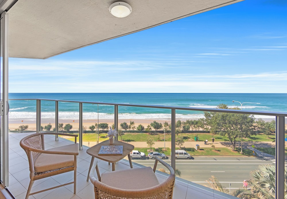 Hi Surf Beachfront Apartments 63/78