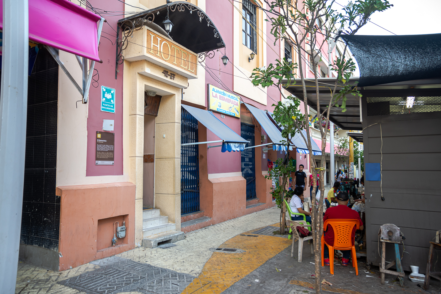 Ayenda 1312 San Nicolas Colonial 11/12
