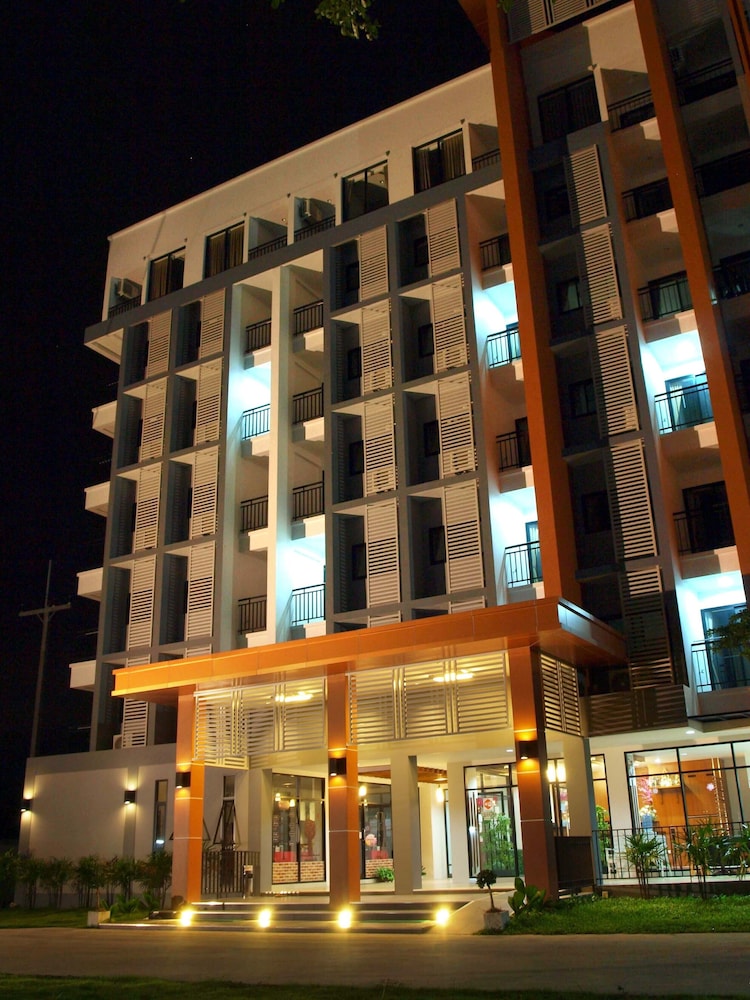 Sakura Boutique Hotel And Residence 1/38