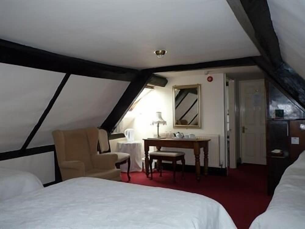 Room, Quadruple, Double and Twin Beds