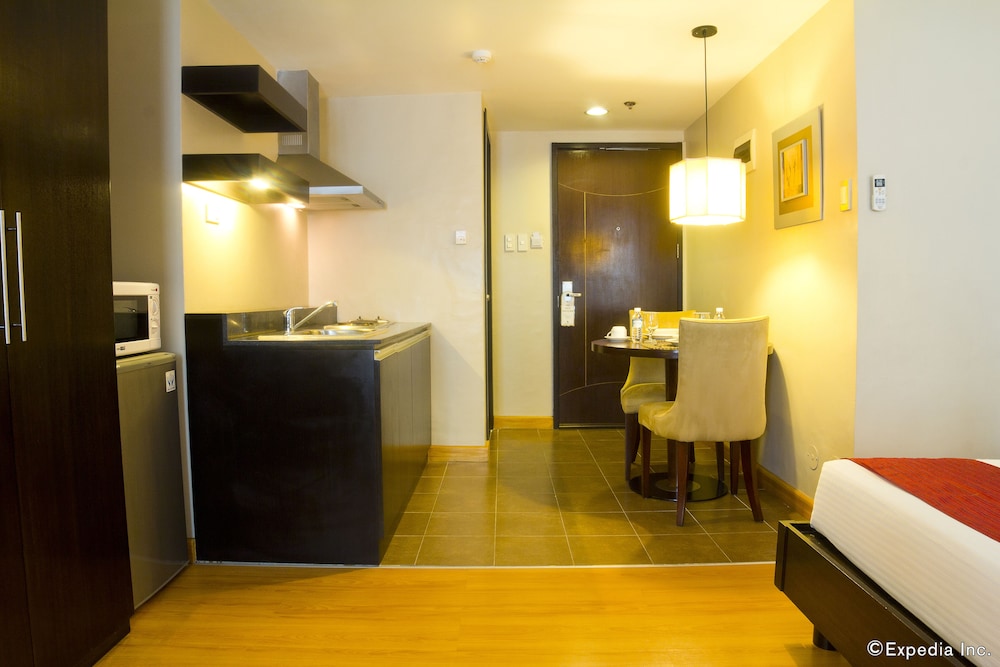 Lancaster Hotel Manila 45/45