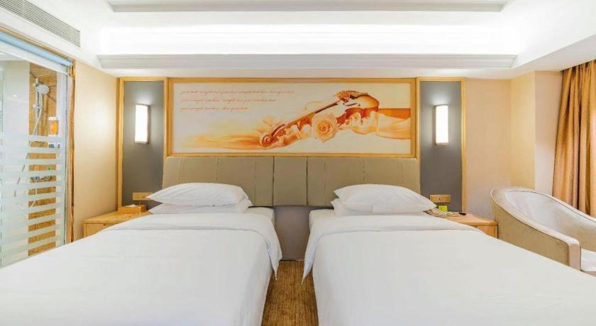 Vienna Hotel (Guangdong Dongguan East Railway Station) 37/62