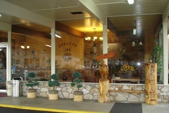 Shelton Inn 32/51