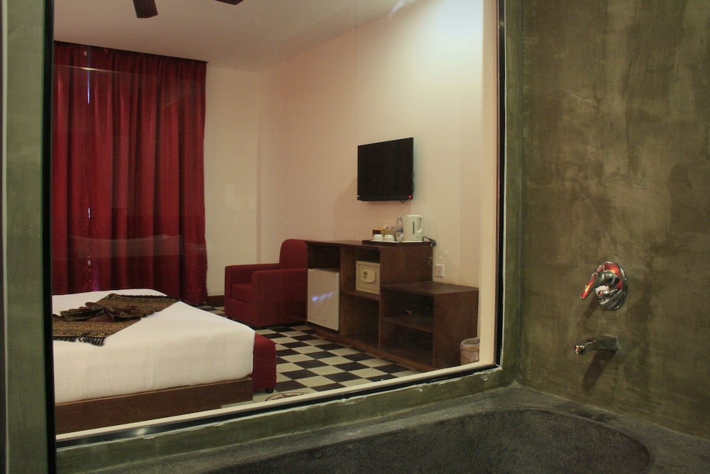 MEKONG ANGKOR PALACE HOTEL 37/70