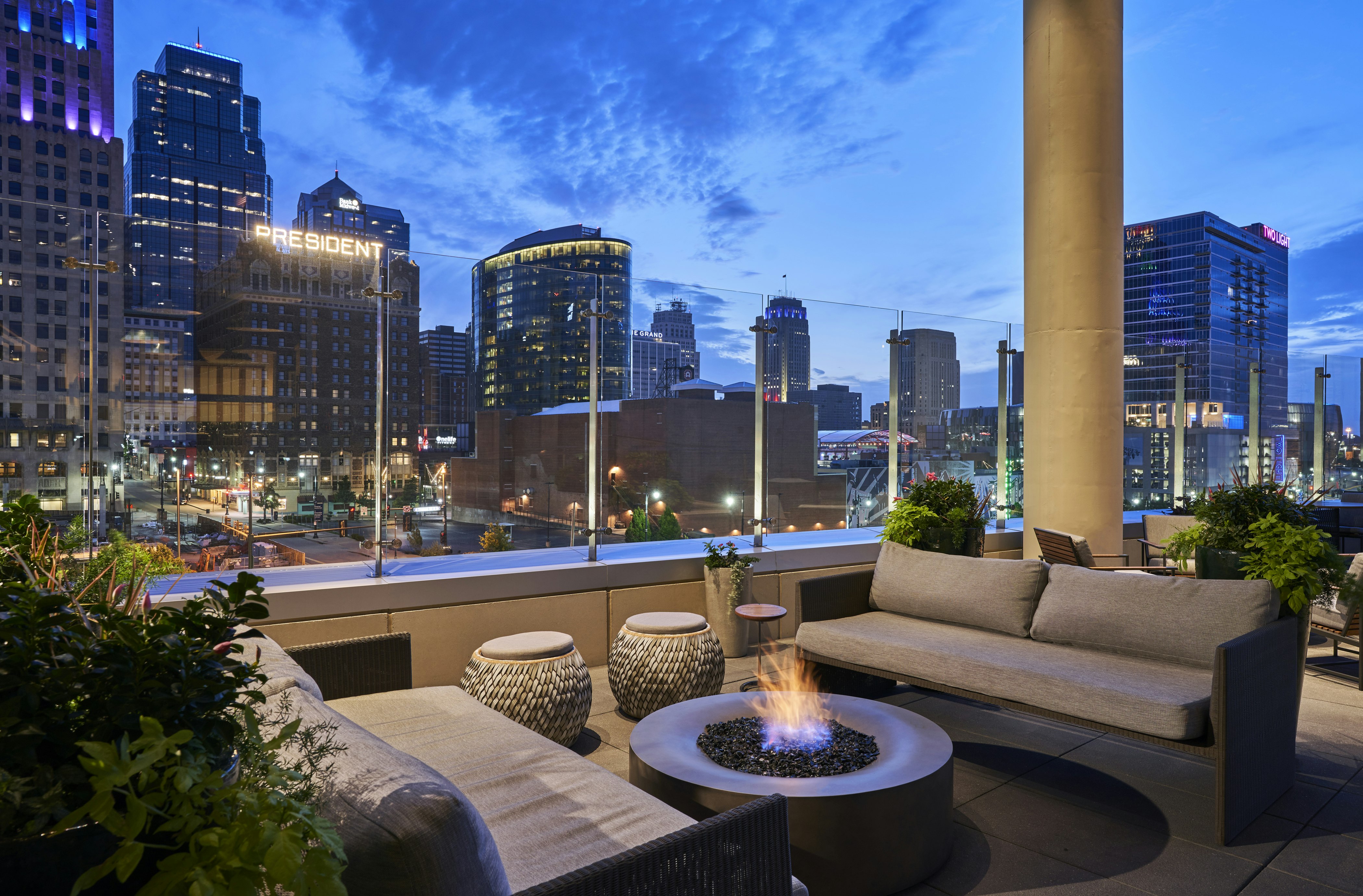 Loews Kansas City Hotel 56/78