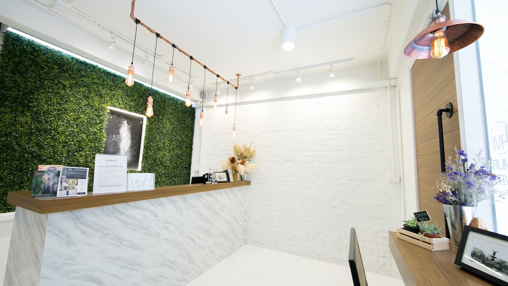 Lamurr Sukhumvit 41 8/51