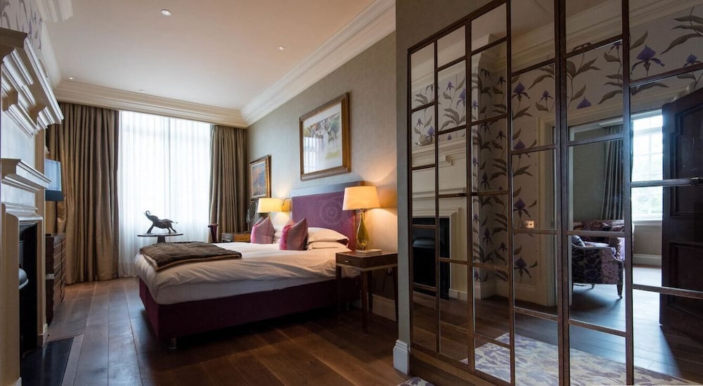 Roseate, Executive, Suite, King Bed