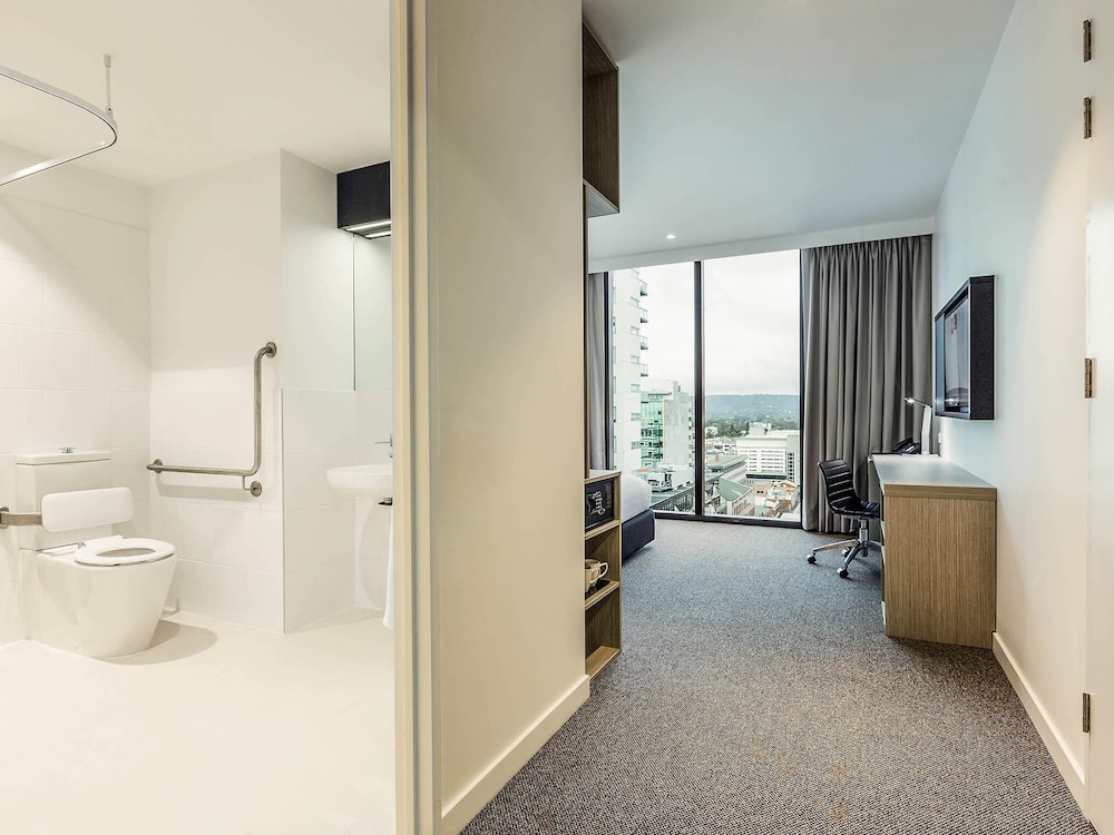 IBIS ADELAIDE 71/71