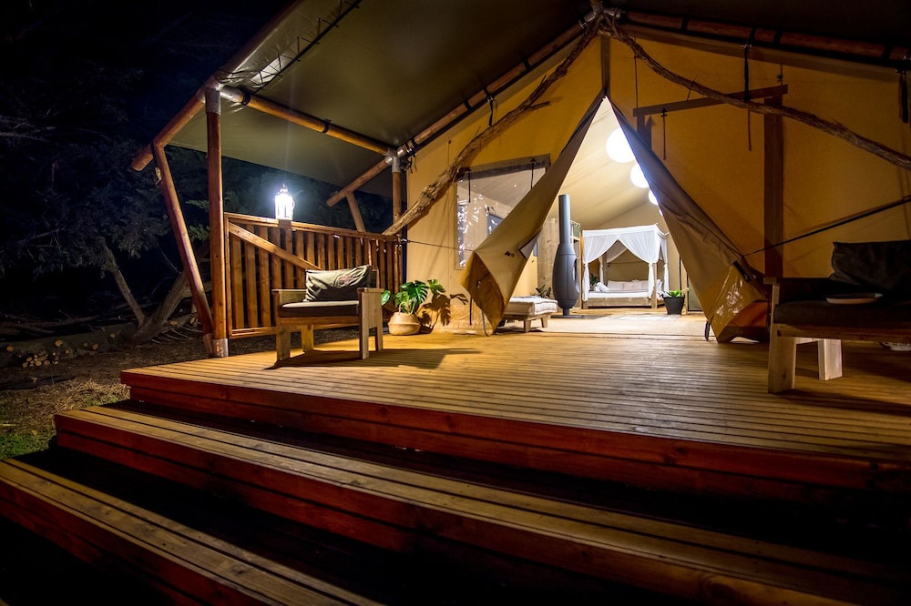 HILLVIEW FARMSTAY 20/65