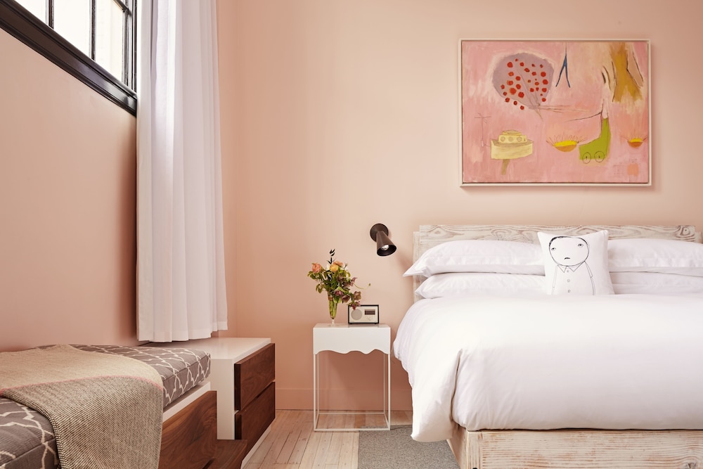Quirk Hotel 29/85