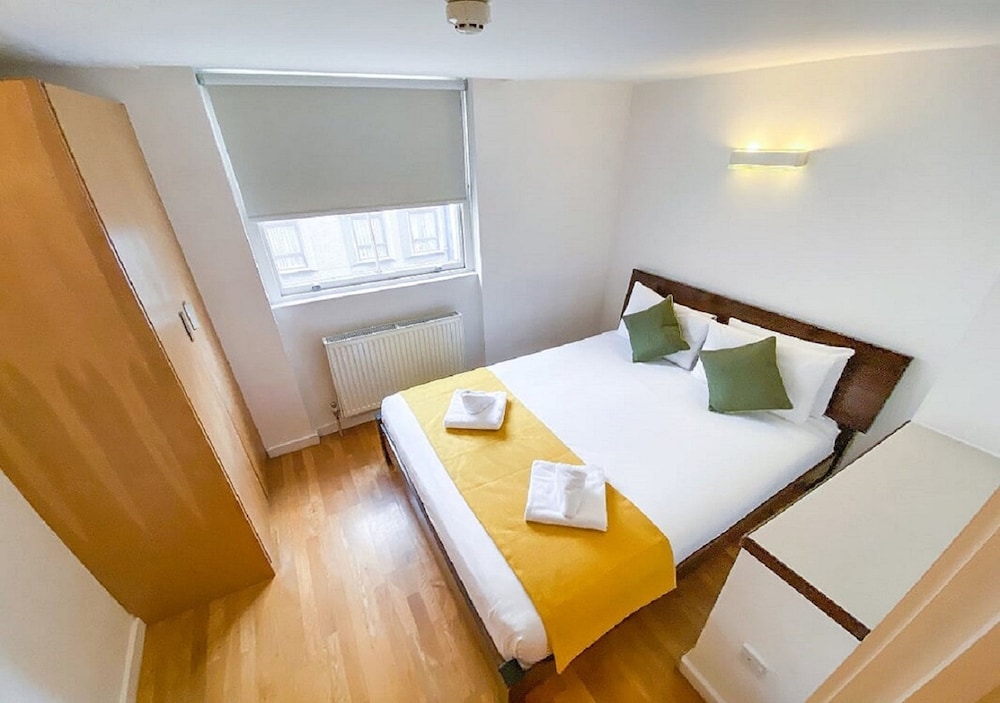 Hyde Park Executive Apartments 29/41