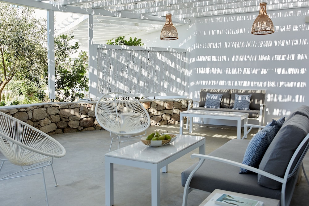 Milos Breeze Boutique Hotel 30/50