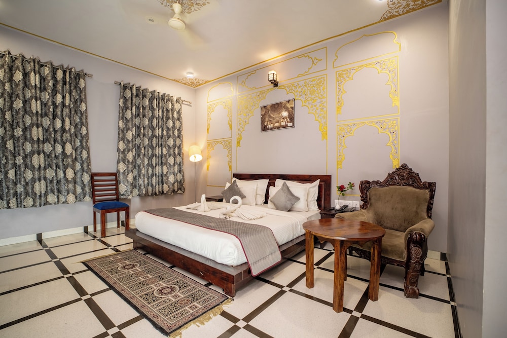 Hotel Laxmi Niwas 28/62