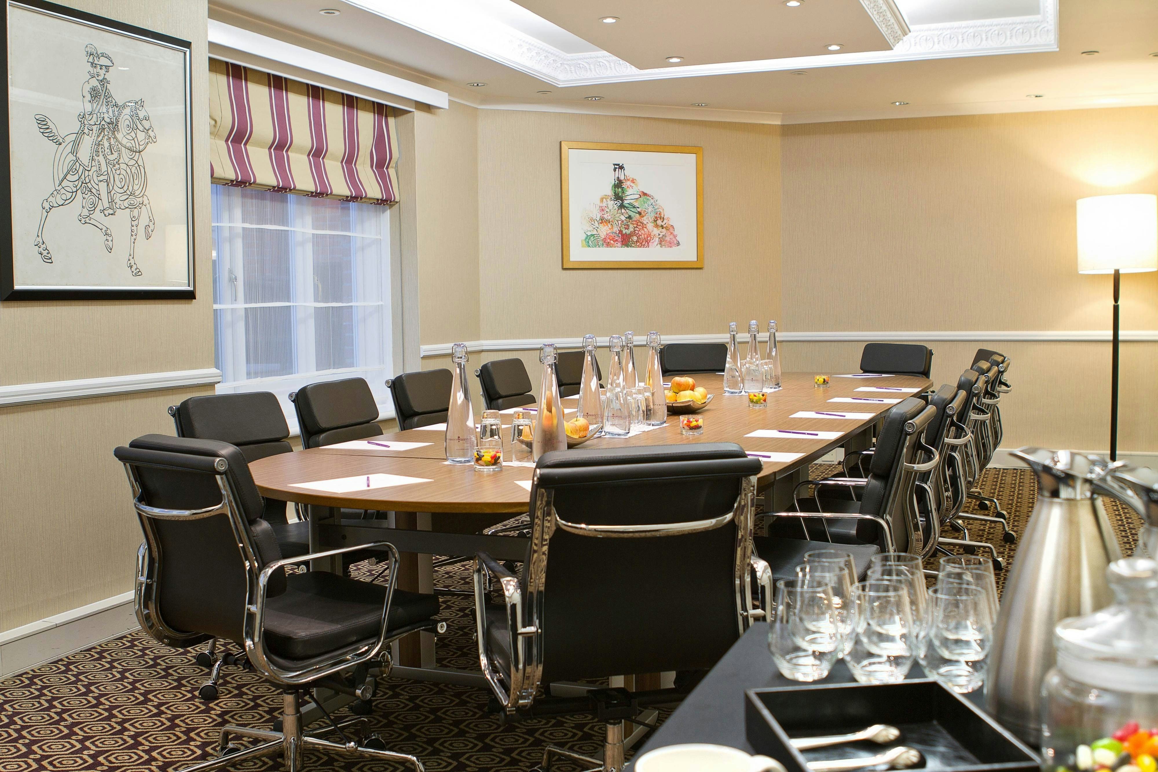 ST ERMINS HOTEL 39/41