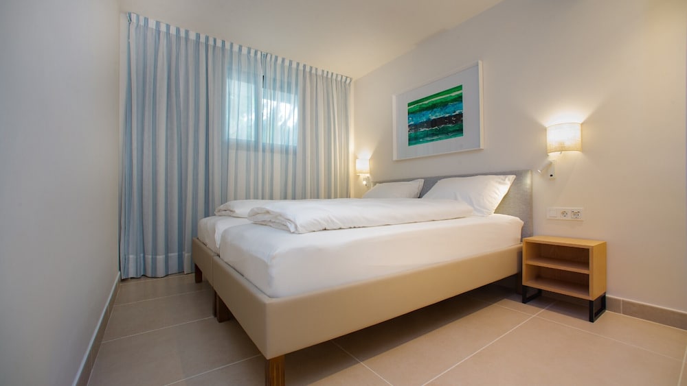 2 BEDROOMS, PREMIUM, APARTMENT