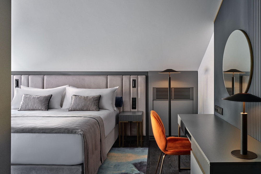 Garamond, a Tribute Portfolio Hotel 7/24