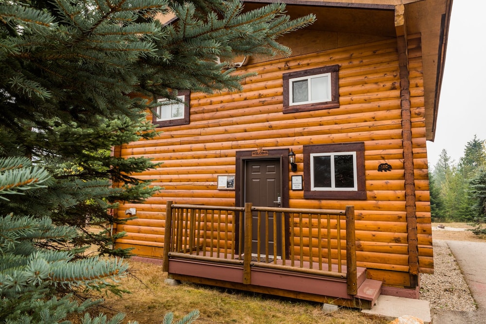 Glacier House Resort 28/36