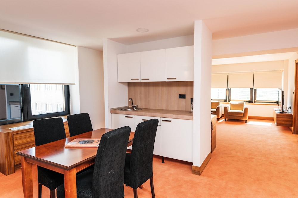 Europe Hotel 35/56