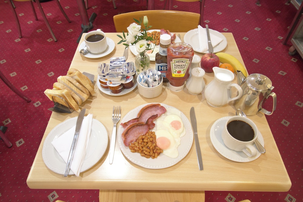 Balmoral House Hotel 25/32