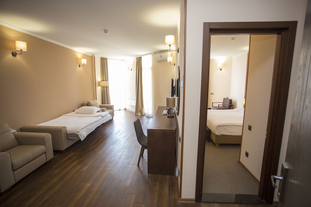 Corner Inn 19/50