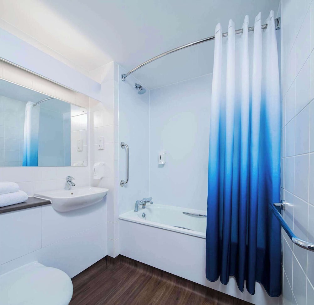 Travelodge Exeter M5 Hotel 33/34