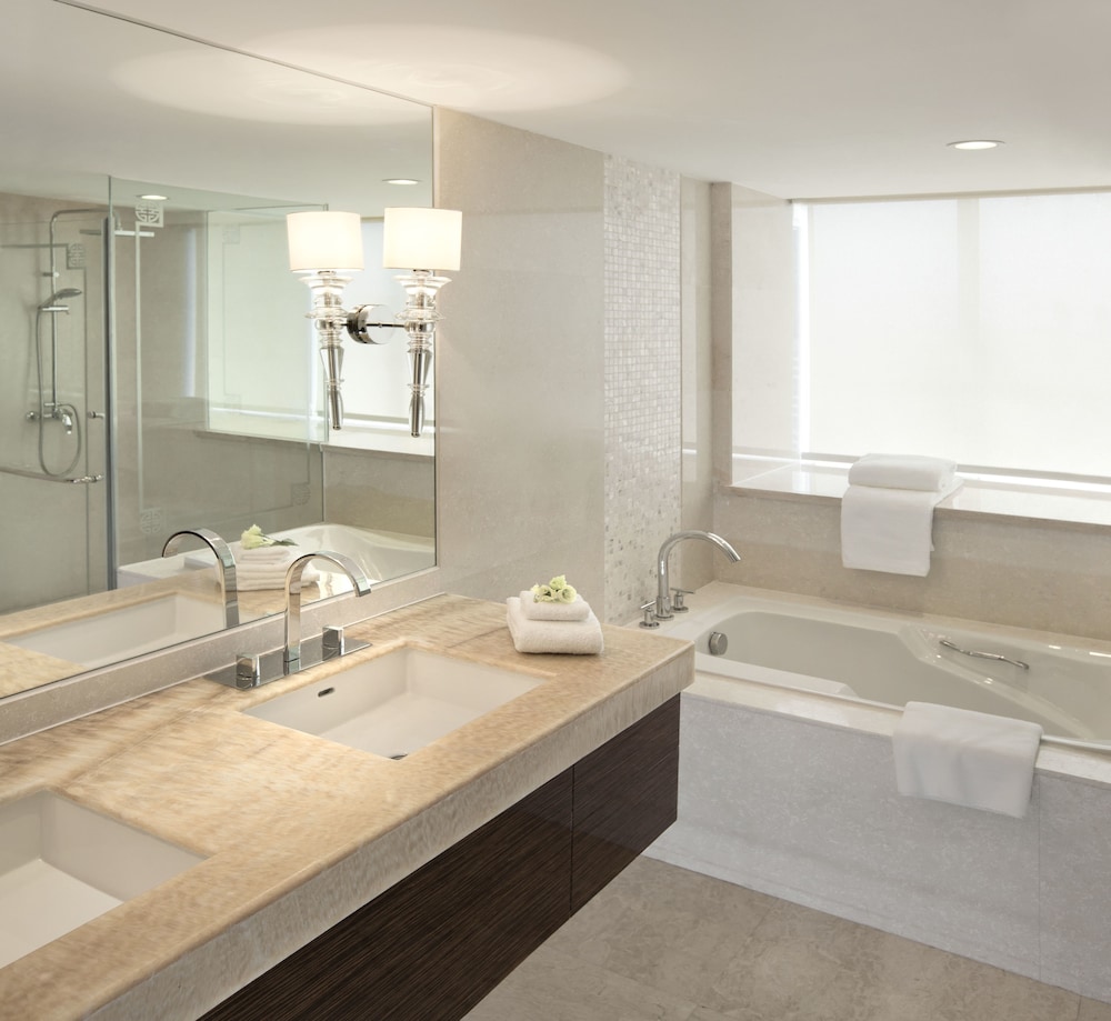 Dorsett Grand Chengdu 57/59