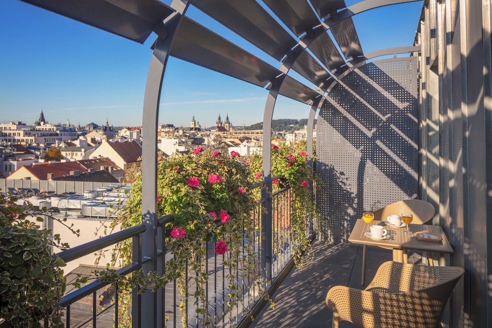 Hotel Clement 47/50
