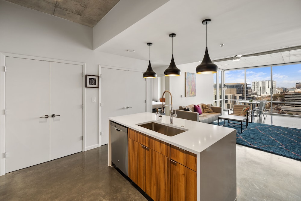 Kasa Austin 2nd Street Apartments 50/50